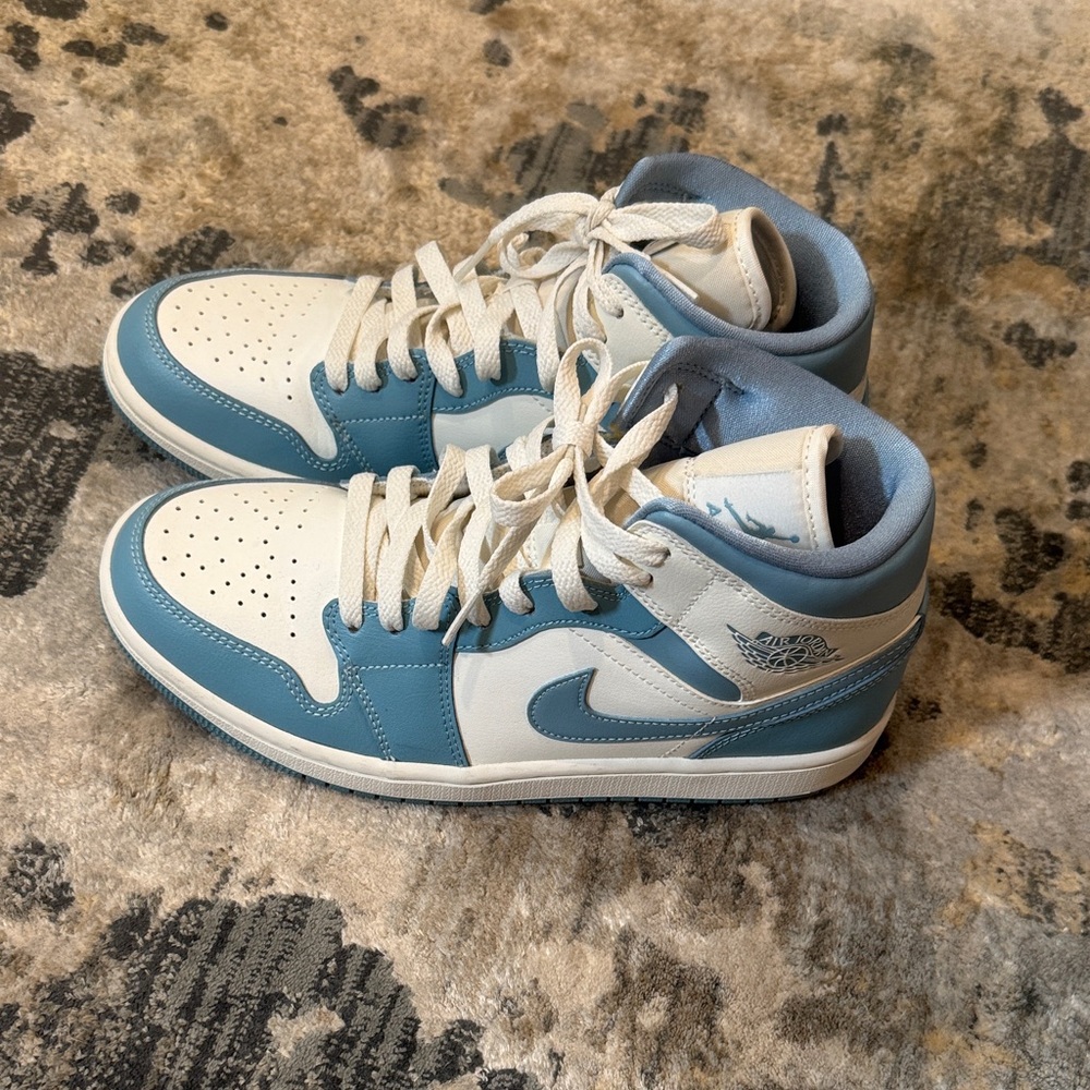 Women’s High-Top Sneakers in Light Blue and White